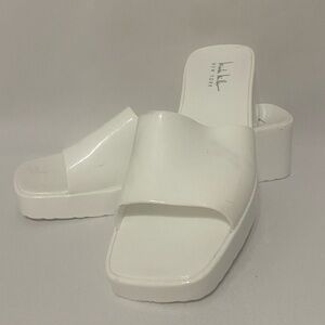 Nicole Miller GUC white chunky heel jelly slip on sandals size 9